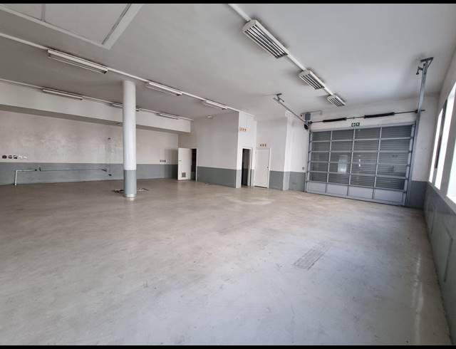 2,982M² SHOWROOM TO LET IN SANDTON CENTRAL